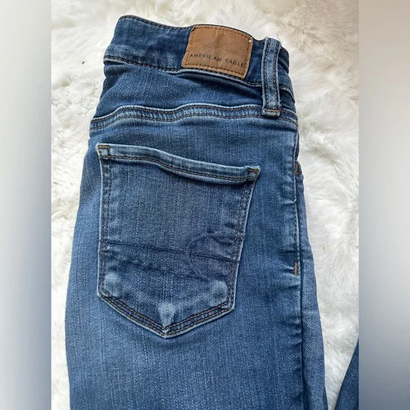 American Eagle Hi-Rise Distressed Jeggings - Picture 15 of 16